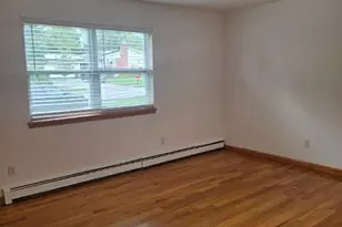 11 Manhattan Pl, Huntington, NY 11743 - Photo 12