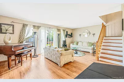 11 Broadlawn Drive, Central Islip, NY 11722 - Photo 10