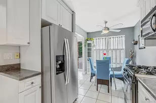 11 Broadlawn Dr, Central Islip, NY 11722 - Photo 6