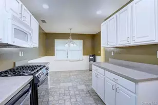 27 Underhill Dr, Pomona, NY 10970 - Photo 18