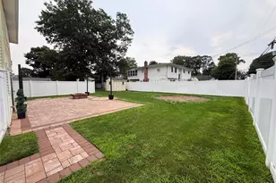 24 California Ave, Bay Shore, NY 11706 - Photo 18