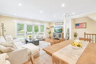 115 Woody Ln, Woodbury, NY 11797 - Photo 8