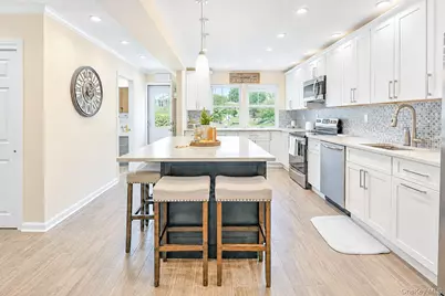 115 Woody Lane, Woodbury, NY 11797 - Photo 4