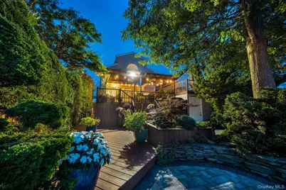 2660 Riverside Drive, Wantagh, NY 11793 - Photo 14