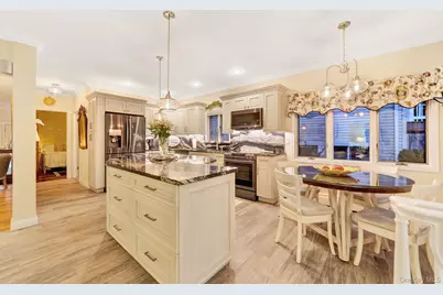 2660 Riverside Drive, Wantagh, NY 11793 - Photo 22