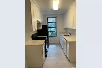 1 Hillside Avenue #3B, Great Neck, NY 11021 - Photo 6
