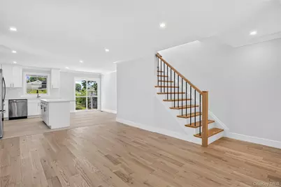 42 Linwood Road N #B, Port Washington, NY 11050 - Photo 4