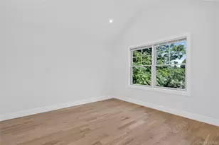 42 Linwood Rd N, Port Washington, NY 11050 - Photo 20
