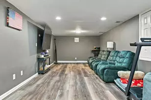 80 E 20th St, Huntington Station, NY 11746 - Photo 20