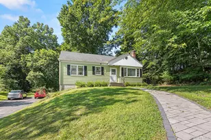 46 Hillis Terrace, Poughkeepsie, NY 12603 - Photo 2