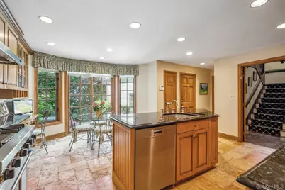 34 Wensley Drive, Great Neck, NY 11021 - Photo 6