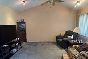 1612 N Gardiner Dr, Bay Shore, NY 11706 - Photo 14