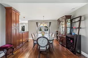 542 N Suffolk Ave, Massapequa, NY 11758 - Photo 10