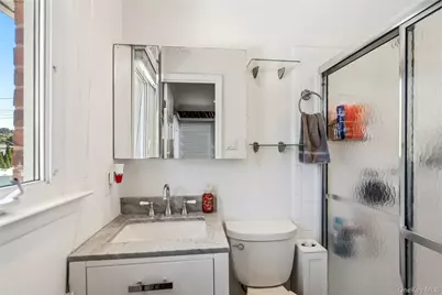 542 N Suffolk Avenue, Massapequa, NY 11758 - Photo 26