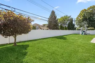 542 N Suffolk Ave, Massapequa, NY 11758 - Photo 38