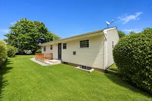 46 Marshall Ave, Brentwood, NY 11717 - Photo 6