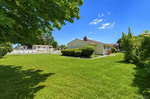 46 Marshall Ave, Brentwood, NY 11717 - Photo 4
