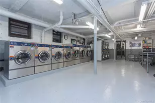 167-10 Crocheron Ave, Flushing, NY 11358 - Photo 28