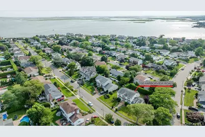 150 Harborview Drive, Massapequa, NY 11758 - Photo 34