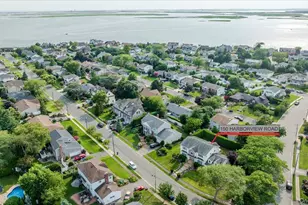 150 Harborview Dr, Massapequa, NY 11758 - Photo 34
