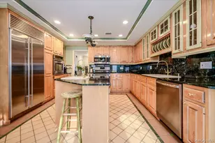 150 Harborview Dr, Massapequa, NY 11758 - Photo 10