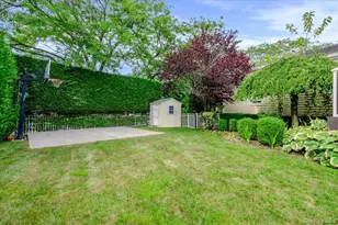 150 Harborview Dr, Massapequa, NY 11758 - Photo 30