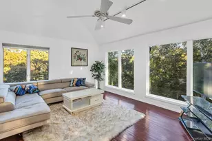 19 Bay Woods Dr, Hampton Bays, NY 11946 - Photo 12