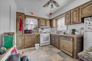 146 Claflin Blvd, Franklin Square, NY 11010 - Photo 6
