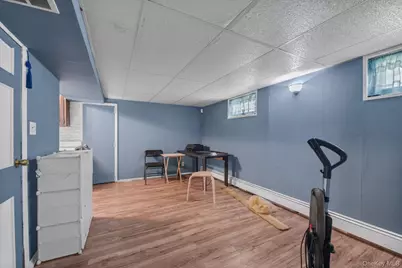 146 Claflin Boulevard, Franklin Square, NY 11010 - Photo 18