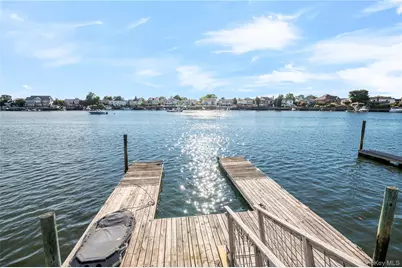 2718 Riverside Drive, Wantagh, NY 11793 - Photo 38