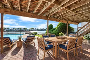 2718 Riverside Dr, Wantagh, NY 11793 - Photo 32