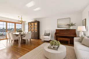 2718 Riverside Dr, Wantagh, NY 11793 - Photo 12