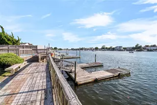 2718 Riverside Dr, Wantagh, NY 11793 - Photo 4