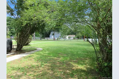 554 Mill Road, Coram, NY 11727 - Photo 10
