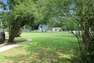554 Mill Rd, Coram, NY 11727 - Photo 10