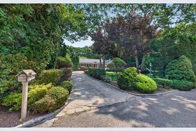 9 Acorn Path, East Quogue, NY 11942 - Photo 2