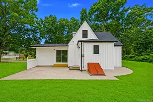 137 Elder Dr, Mastic Beach, NY 11951 - Photo 18