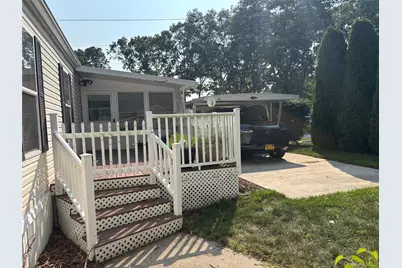 1661 Old Country Road #180, Riverhead, NY 11901 - Photo 4