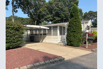 1661 Old Country Road #180, Riverhead, NY 11901 - Photo 2