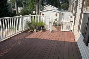 1661 Old Country Rd, Riverhead, NY 11901 - Photo 6