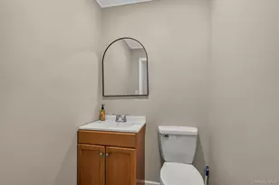 15 Winston Pl, Marlboro, NY 12542 - Photo 18
