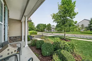 34 Hawthorne Dr, Middletown, NY 10940 - Photo 2