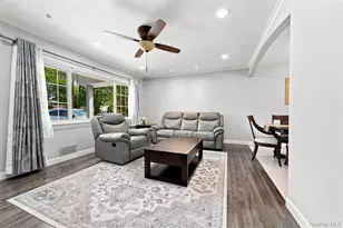 1230 Parkwood Dr, Merrick, NY 11566 - Photo 2