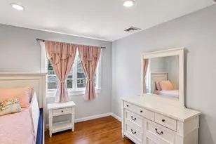 231 Koehl St, Massapequa Park, NY 11762 - Photo 14