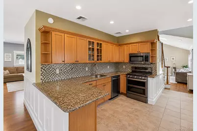 231 Koehl Street, Massapequa Park, NY 11762 - Photo 8