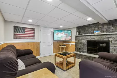 1010 Douglas Avenue, Wantagh, NY 11793 - Photo 32