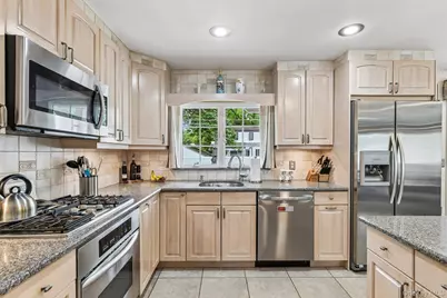 1010 Douglas Avenue, Wantagh, NY 11793 - Photo 10