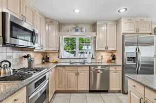 1010 Douglas Ave, Wantagh, NY 11793 - Photo 10