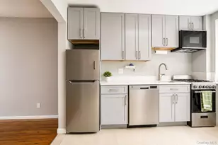 470 E Broadway, Long Beach, NY 11561 - Photo 10
