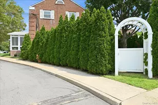 260-70 73rd Ave, Glen Oaks, NY 11004 - Photo 22